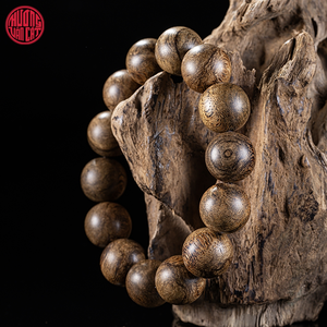 Pulsera de cuentas de madera de agar de Malasia, forma redonda de 16 mm, con textura densa y rica en aceite, joyería refinada de oud. - Product Image 4