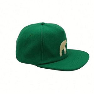 Fournisseur en gros de casquettes en laine OEM tendance, casquettes à 5 panneaux avec logo personnalisé, casquettes non structurées, casquettes snapback - Product Image 1