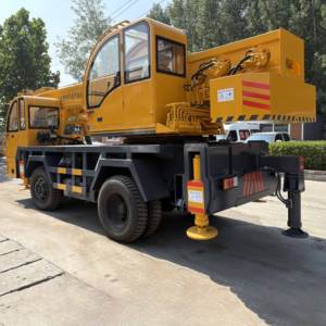 <span class=keywords><strong>12</strong></span> <span class=keywords><strong>Ton</strong></span> buatan sendiri derek truk teleskopik Boom 40m mengangkat tinggi mesin Motor inti efisiensi tinggi harga grosir pabrik - Product Image 2