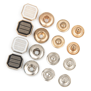 Nuevo Botón a Presión de Aleación de Zinc Metálico Color Dorado con Logotipo de Marca Personalizado para Thobe - Product Image 4