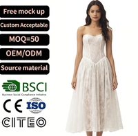 Robe de mariée élégante blanche sans bretelles en dentelle, style corset, coupe mi-longue, décolleté cœur, jupe trapèze, pour femme, idéale pour mariage d'été