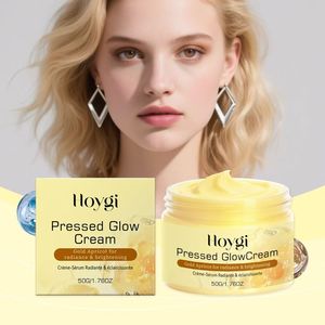 Crème éclaircissante à l'abricot doré contenant de l'essence d'amande pour prendre soin délicatement des peaux sensibles et les hydrater - Product Image 3