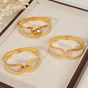 Wholesale Non Tarnish Fashion Gold Plated Stainless Steel Hollow <b>Bangle</b> <b>Bracelet</b> Jewelry - Product Image 2
