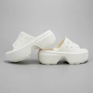 महिलाओं के लिए हल्के ईवीए चंकी प्लेटफ़ॉर्म चप्पलें, छुट्टियों के लिए मोटे सोल वाले बीच सैंडल के साथ नए डिज़ाइन के स्लाइड जूते