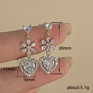 Eleganti orecchini a forma di cuore e fiore in stile barocco per donna, gioielli di lusso in stile francese - Product Image 3