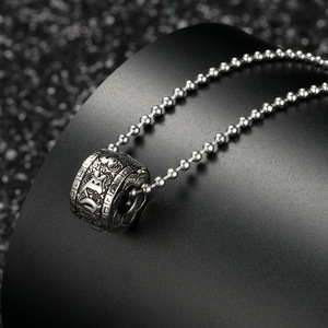 Collar con mantra de seis caracteres y patrón de nubes auspiciosas de estilo budista chino, flor de loto de estilo chino que proporciona calma y protección. - Product Image 3