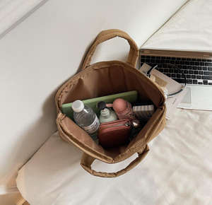 Sac à main pour <span class=keywords><strong>ordinateur</strong></span> portable en duvet matelassé léger de couleur unie personnalisé en usine de nouvelle conception pour femmes - Product Image 6