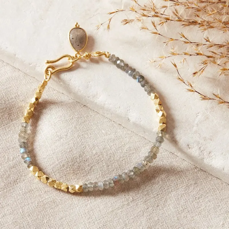 Braccialetto d'oro con perline di pietre preziose che impila il braccialetto a goccia di Birthstone gioielli braccialetto dell'amicizia regalo delle donne