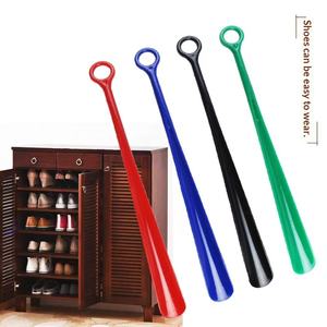 Pince à chaussures en plastique à long manche, sans besoin de se pencher, pour femmes enceintes, tailles 46 cm/58 cm - Product Image 1