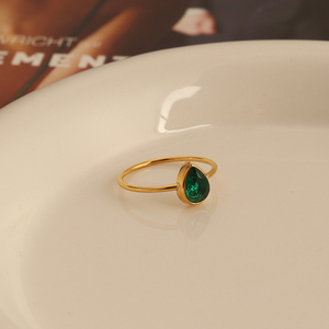 Anillo de Boda Unisex de Diseño Clásico y Simple, con Circonita Verde Creada en Laboratorio, Acero Inoxidable, Chapado en Oro de 18K, Certificado AIGS - Product Image 2