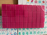 En stock, livraison rapide, jeu de mahjong moderne pliable en acrylique rose de 160 pièces, design sculpté luxueux et durable pour le divertissement