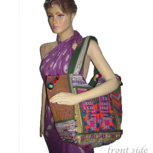 Bolso de hombro estilo bohemio afgano Banjara de terciopelo con bordado, cierre de cremallera y forro de seda - Product Image 3