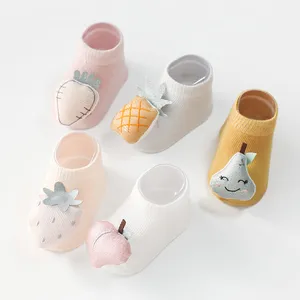 Calcetines bonitos y personalizados para bebés con frutas, Calcetines antideslizantes con agarre de puntos de arcoíris, calcetines transpirables y cómodos para el suelo