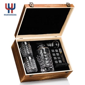 Customized Old Fashioned Unique Diamond Crystal Glass Whiskey Decanter Set Gift Box For Liquor Cocktail Vodka