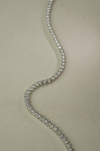 Collar de Mujer con Diamante Cultivado en Laboratorio de Lujo, Corte Pera, Chapado en Oro de 14/18 Quilates, Certificado IGI, Diseño Moderno - Product Image 6