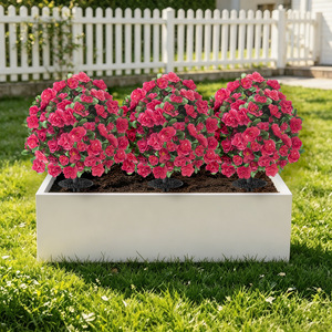 Bouquet de roses rouges artificielles avec feuilles vertes et piquet métallique pour décoration de jardin, porche, allée et pelouse - Product Image 2