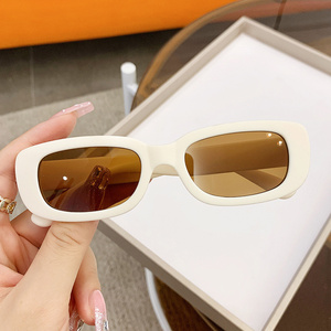 Nueva Tendencia en Gafas de Sol <span class=keywords><strong>Infantiles</strong></span> <span class=keywords><strong>para</strong></span> Viajes, Playa, Verano, Protección UV400, Estilo Retro, Rectangulares Pequeñas <span class=keywords><strong>para</strong></span> Niñas y Niños - Product Image 5