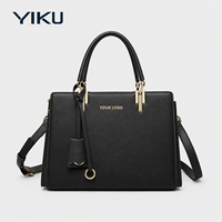 Sac fourre-tout structuré en cuir grainé YIKU Golden Hardware pour femme avec accent pompon, sac à main de créateur personnalisable avec logo