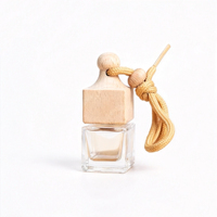 Diffuseur de parfum pour voiture personnalisé de 8 ml, flacon en verre transparent suspendu, diffuseur carré de 8 ml, flacons de parfum vides pour voiture avec couvercle en bois