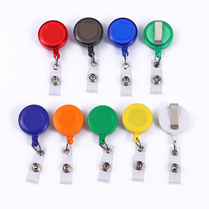 Clip para Tarjetas de Identificación Foska, Fácil de Usar, Extensible hasta Aproximadamente 65 cm, Colorido, con Carrete Retráctil para Sujetar Tarjetas de Identificación - Product Image 1