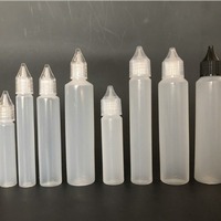 Flacon d'huile parfumée en plastique LDPE 10ml 15ml 30ml 50ml portable en forme de stylo semi-transparent avec bouchon à vis pour usage cosmétique
