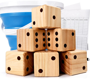 Jeu de dés géants <span class=keywords><strong>en</strong></span> <span class=keywords><strong>bois</strong></span> de 3,5 pouces pour événements de barbecue, jeux de jardin et jeux de pelouse, incluant 6 dés, un seau pliable et des cartes de scores - Product Image 1