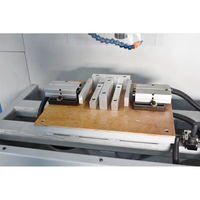 Machine de fraisage CNC trois axes JUNDE 2,8 kW pour profilés en aluminium, bois, PVA/UPVC, avec fonctions de chanfreinage et de perçage de supports d'angle