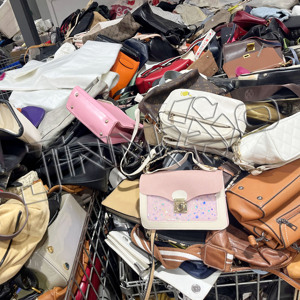 Proveedor de Fábrica en China, Venta al Por Mayor de Bolsos de Lujo de Cuero para Mujer, de Alta Calidad, en Tamaños Grande, Mediano y Pequeño, Tipo Tote y Bandolera - Product Image 1