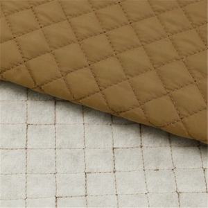 Tissu matelassé imperméable à motif diamant 100% polyester - Product Image 4