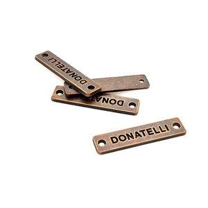Stampa professionale personalizzata in alluminio dorato in ottone con incisione del Logo del marchio <span class=keywords><strong>etichette</strong></span> accessori per borse targhetta in metallo Alloye di design - Product Image 4