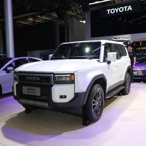 Nouveau SUV Confortable à 4 Roues, Moyen et Grand Format, 5 Places, 5 Portes, Vitesse 170 Km/h, Puissance 243KW, Modèle 2025, Inspiré du Nouveau SUV Confortable à Énergie Nouvelle Yota 2024 - Product Image 3