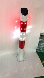 太陽光発電トラフィック<span class=keywords><strong>LED</strong></span>街路警告ポスト、<span class=keywords><strong>LED</strong></span>トラフィックボラード - Product Image 6