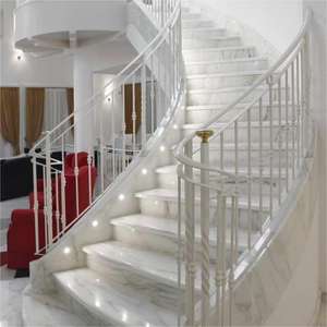 Escalier Courbé Moderne et Élégant DB en Promotion avec Marches en Marbre et Éclairage Intégré, Idéal pour l'Intérieur - Product Image 2