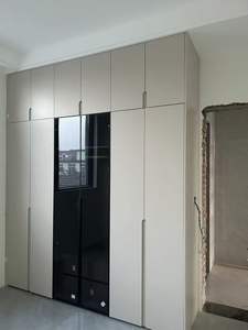 ตู้เสื้อผ้าแบบวอล์กอินหรูหราทันสมัยกำหนดเองตู้เสื้อผ้าแบบเปิดพร้อมแผงเฟอร์นิเจอร์ไม้สำหรับห้องนั่งเล่นหรือวิลล่า - Product Image 2