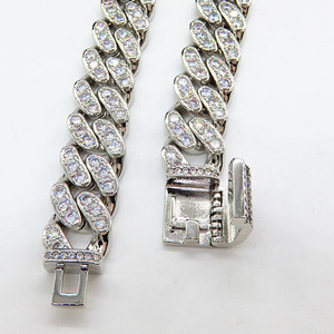 Powell Jewelry Collier à maillons cubains en zircone cubique plaqué or 18 carats Pierres précieuses pavées glacées pour hommes-pour les fêtes et les mariages - Product Image 2