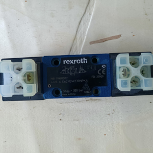 Original Neu 4WE 6 E62/EW230N9K4 R900912492 Hydraulischer Magnetventil-Schieber - Product Image 1