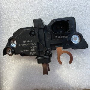 适用于奔驰C级W203 S203 C180 C200 C240原装调节器交流发电机零件电压F00MA45300 06F903803A适用于博世 - Product Image 3