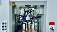 Machine automatique de découpe et d'estampage à chaud pour emballages de parfum et boîtes cadeaux 1060 mm avec système de feuille 3+2, 8000 estampages/heure, presse LK-106EMT