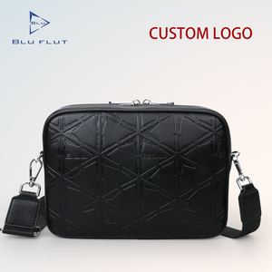 OEM özel marka imalatı deri Debossed Logo kadınlar çanta lüks CustomTravel çantası silindir çanta askılı çanta erkekler için - Product Image 3