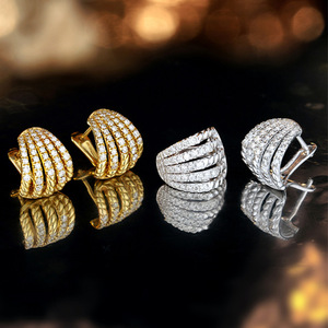 E3171 Orecchini in oro bianco con diamanti da donna, gioielli di lusso con taglio rotondo brillante, colore D naturale - Product Image 3