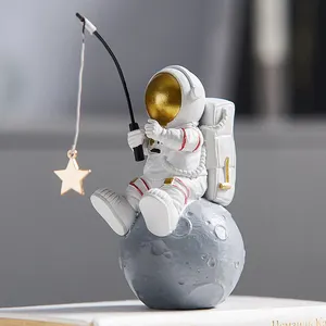 New Nordic Resin Creative Astronaut Sculpture Figurine Store Craft Desk Home Decoration Accessories Modern Birthday Gift Cartoon