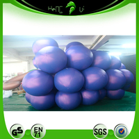 Énorme ballon gonflable de raisins violets personnalisés pour le décor de festival de musique