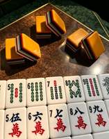 Table de Mahjong Américaine Moderne de Luxe avec 160 Tuiles Acryliques Numérotées, Fabriquées à la Main, Non Toxiques, Écologiques, Durables, Portables et Pliables (pour le Poker)