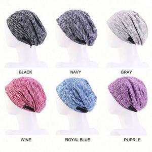 หมวกบีนนี่แบบสวมสบายสำหรับทุกเพศทุกวัย ปรับขนาดได้ มีซับในผ้าซาติน พร้อมสายรัด เหมาะสำหรับไปเที่ยวชายหาดหรือใช้ในชีวิตประจำวัน - Product Image 3
