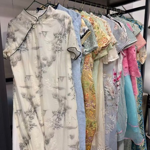 Venta al por mayor a bajo precio, ropa usada de alta calidad y estilo exquisito, fardos de ropa usada de verano estilo <span class=keywords><strong>Cheongsam</strong></span> para mujer - Product Image 2
