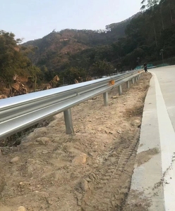 Highway <strong>Guardrail</strong> <strong>Wave</strong> Thick EU Standard Galvanized Sheet <strong>Guardrail</strong> Rural <strong>Road</strong> <strong>Guardrail</strong> - Product Image 5