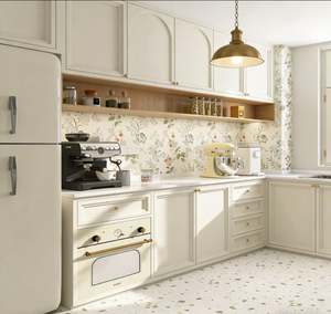 Juego de Muebles de Cocina de Madera Maciza Personalizados con Paneles de Puerta Tallados, Estantes Ajustables y Especieros Extraíbles para Cocinas de Villas - Product Image 4