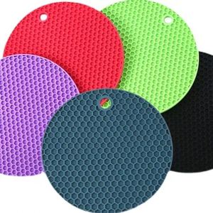 Alfombrilla de Silicona Antideslizante y Anti-escaldaduras, Alfombrilla de Aislamiento Térmico con Diseño de Panal de Abeja, Productos de Silicona para las Necesidades Diarias de la Cocina - Product Image 3