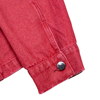 Blouson streetwear en jean rétro rouge délavé, clouté, à fermeture éclair, avec ourlet brut et patch croisé, personnalisable en gros