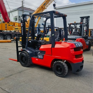 Toyota 7F/8FD30/FDZN30 son carretillas elevadoras diésel de 3 toneladas con un rendimiento potente y son bastante populares en el mercado de carretillas elevadoras usadas - Product Image 5